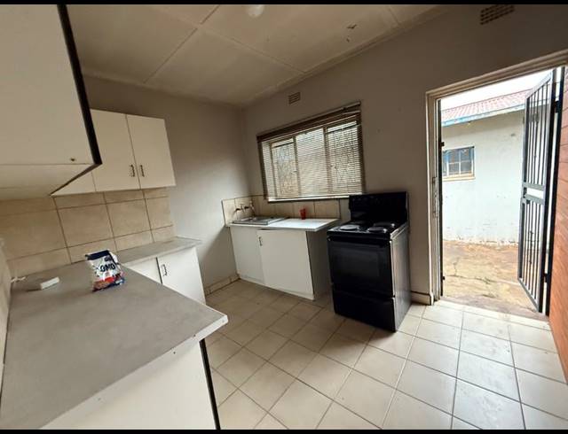 3 BEDROOM HOUSE FOR SALE IN VANDERBIJLPARK CW 5